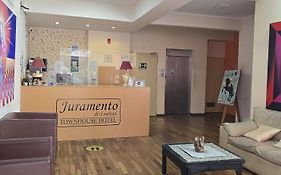 Juramento de Lealtad Townhouse Hotel